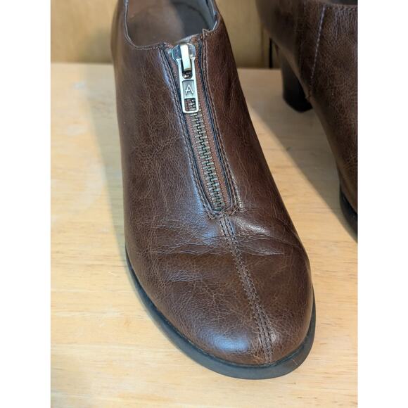 Aerosoles Heel Rest Brown Zip Front Faux Leather Ankle Boot Shoe Women's Size 8 - Picture 4 of 14